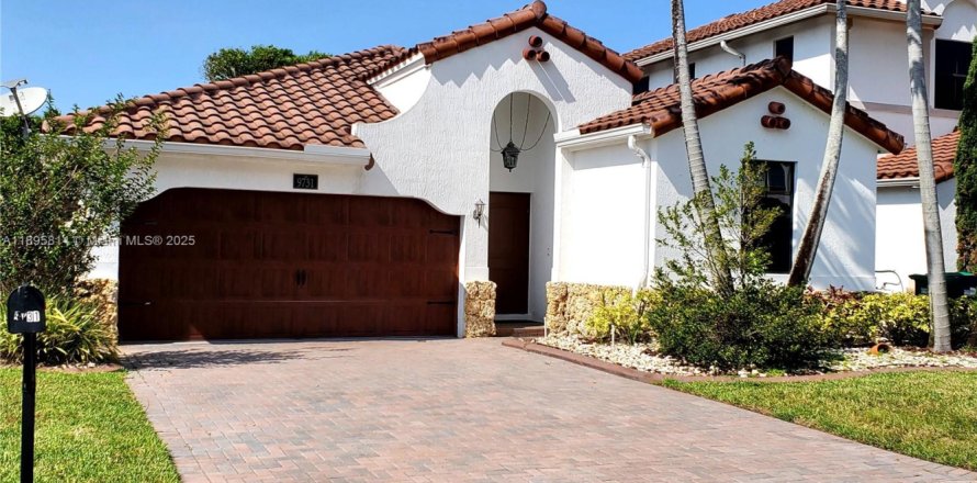 Villa ou maison à Miami, Floride 3 chambres, 142.51 m2 № 1950512