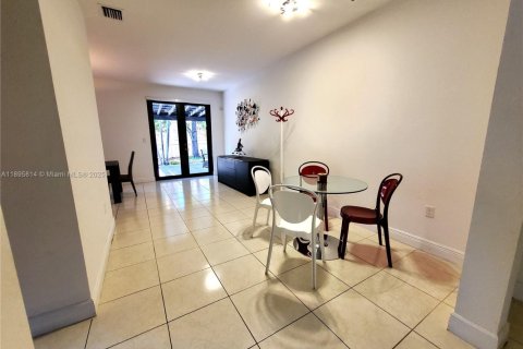 Villa ou maison à louer à Miami, Floride: 3 chambres, 142.51 m2 № 1950512 - photo 6