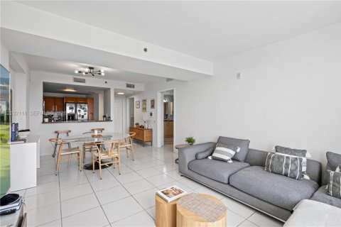 Condominio en alquiler en Miami Beach, Florida, 1 dormitorio, 87.24 m2 № 2084902 - foto 3