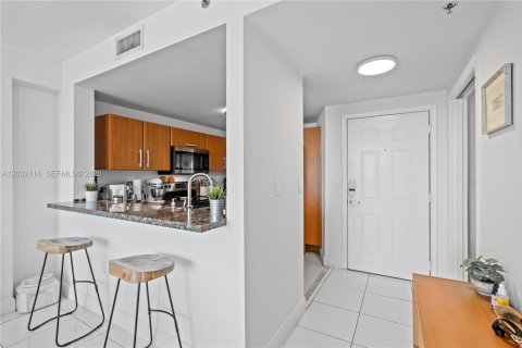 Condominio en alquiler en Miami Beach, Florida, 1 dormitorio, 87.24 m2 № 2084902 - foto 8