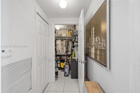Condominio en alquiler en Miami Beach, Florida, 1 dormitorio, 87.24 m2 № 2084902 - foto 21