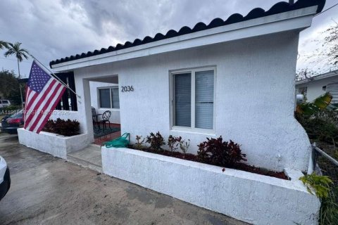 House in Miami, Florida 3 bedrooms, 202.34 sq.m. № 2043251