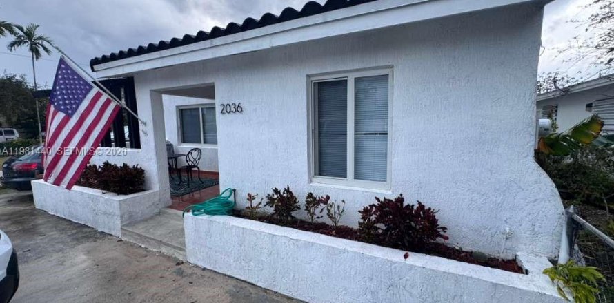 House in Miami, Florida 3 bedrooms, 202.34 sq.m. № 2043251