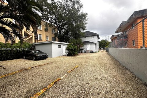 Купить коммерческую недвижимость в Майами, Флорида 253.62м2, № 2054415 - фото 3