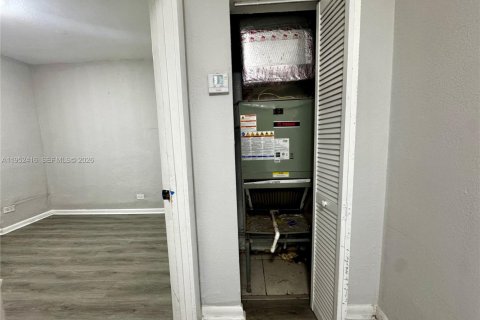 Купить коммерческую недвижимость в Майами, Флорида 253.62м2, № 2054415 - фото 7