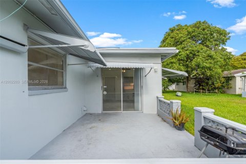 Casa en venta en Tamarac, Florida, 2 dormitorios, 98.66 m2 № 2067751 - foto 24