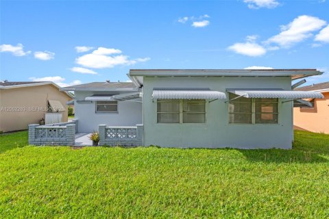 Casa en venta en Tamarac, Florida, 2 dormitorios, 98.66 m2 № 2067751 - foto 27