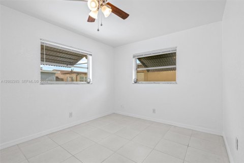 Casa en venta en Tamarac, Florida, 2 dormitorios, 98.66 m2 № 2067751 - foto 20