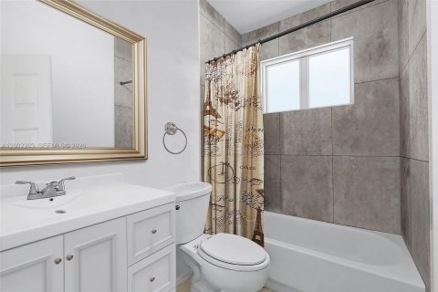 Casa en venta en Tamarac, Florida, 2 dormitorios, 98.66 m2 № 2067751 - foto 19