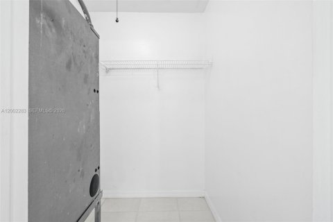 Casa en venta en Tamarac, Florida, 2 dormitorios, 98.66 m2 № 2067751 - foto 22