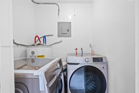 Casa en venta en Tamarac, Florida, 2 dormitorios, 98.66 m2 № 2067751 - foto 15