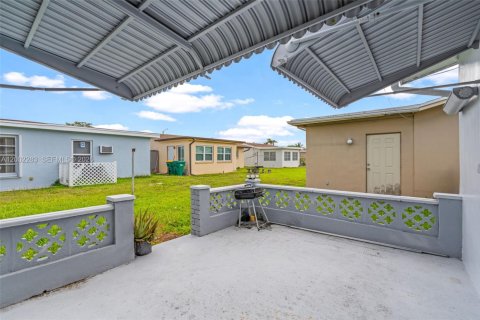 Casa en venta en Tamarac, Florida, 2 dormitorios, 98.66 m2 № 2067751 - foto 23