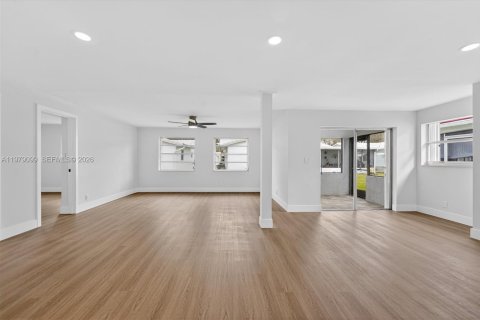 House in Plantation, Florida 3 bedrooms, 168.9 sq.m. № 2046089 - photo 12