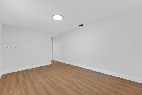 House in Plantation, Florida 3 bedrooms, 168.9 sq.m. № 2046089 - photo 13