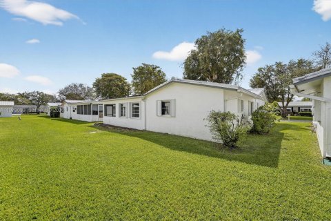 House in Plantation, Florida 3 bedrooms, 168.9 sq.m. № 2046089 - photo 25