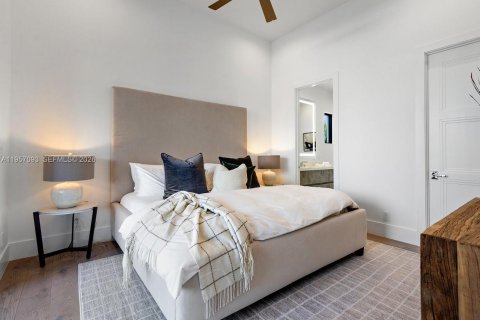 House in Boca Raton, Florida 6 bedrooms, 456.15 sq.m. № 2031393 - photo 30