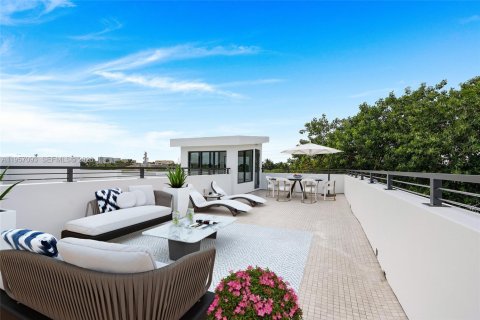 House in Boca Raton, Florida 6 bedrooms, 456.15 sq.m. № 2031393 - photo 4