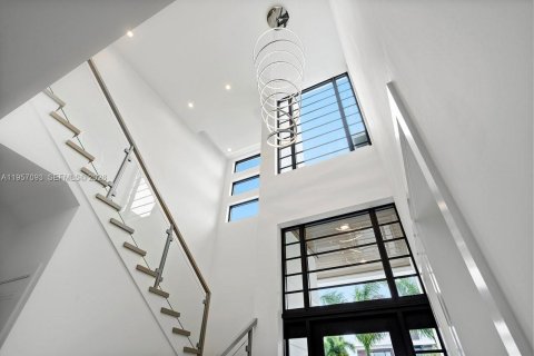 House in Boca Raton, Florida 6 bedrooms, 456.15 sq.m. № 2031393 - photo 6
