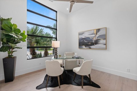 House in Boca Raton, Florida 6 bedrooms, 456.15 sq.m. № 2031393 - photo 25