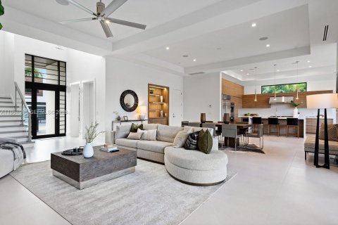 House in Boca Raton, Florida 6 bedrooms, 456.15 sq.m. № 2031393 - photo 8