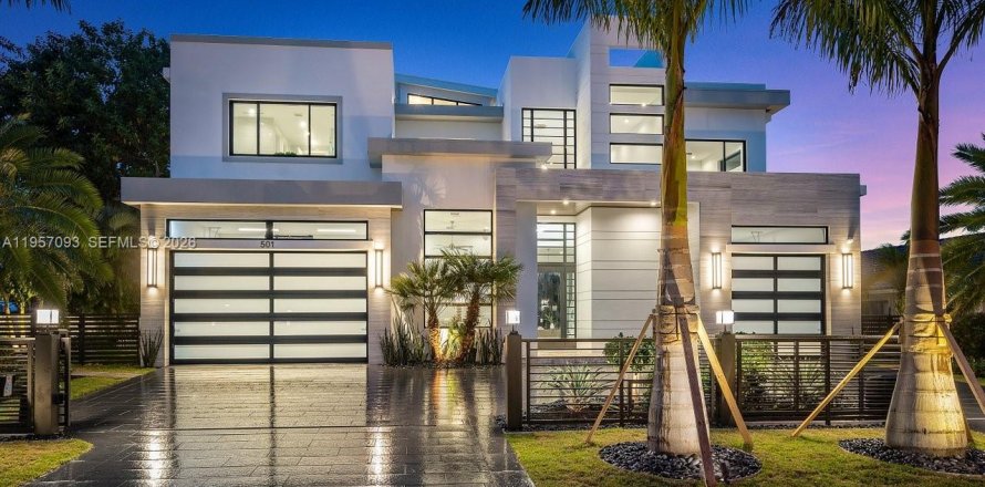 House in Boca Raton, Florida 6 bedrooms, 456.15 sq.m. № 2031393