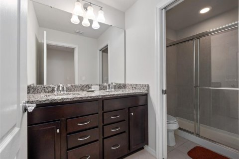 Casa en venta en Kissimmee, Florida, 6 dormitorios, 291.9 m2 № 1853573 - foto 26