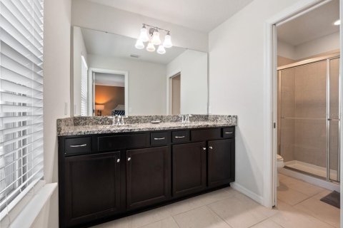 Casa en venta en Kissimmee, Florida, 6 dormitorios, 291.9 m2 № 1853573 - foto 16