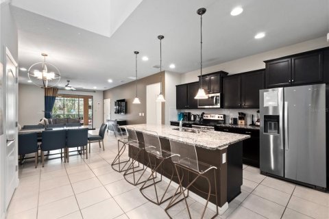 Casa en venta en Kissimmee, Florida, 6 dormitorios, 291.9 m2 № 1853573 - foto 8