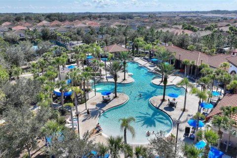 House in Davenport, Florida 11 bedrooms, 453.36 sq.m. № 1588660 - photo 10