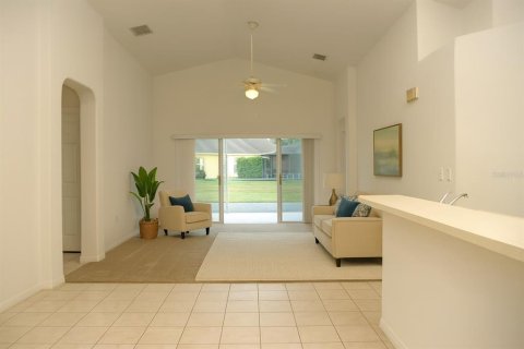 Villa ou maison à louer à Davenport, Floride: 4 chambres, 131.18 m2 № 1916872 - photo 2