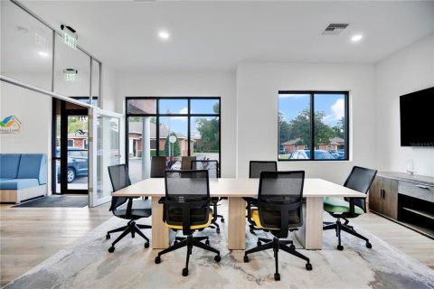Immobilier commercial à louer à Longwood, Floride: 247.12 m2 № 2436737 - photo 6