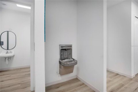 Immobilier commercial à louer à Longwood, Floride: 247.12 m2 № 2436737 - photo 24