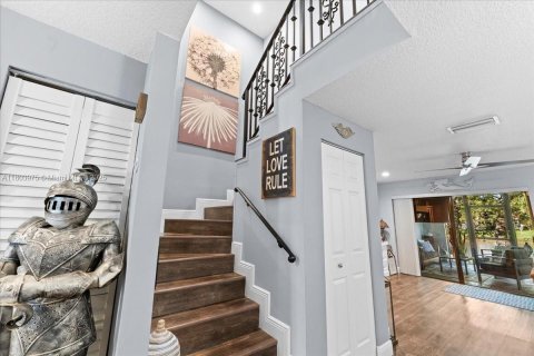 Condo in Pembroke Pines, Florida, 3 bedrooms  № 1862541 - photo 16