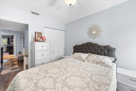 Condo in Pembroke Pines, Florida, 3 bedrooms  № 1862541 - photo 18