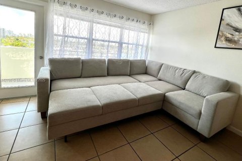 Copropriété à louer à Hallandale Beach, Floride: 1 chambre, 85.93 m2 № 1836729 - photo 7