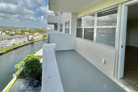 Copropriété à louer à Hallandale Beach, Floride: 1 chambre, 85.93 m2 № 1836729 - photo 16