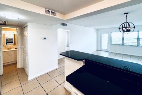 Copropriété à louer à Hallandale Beach, Floride: 1 chambre, 85.93 m2 № 1836729 - photo 27
