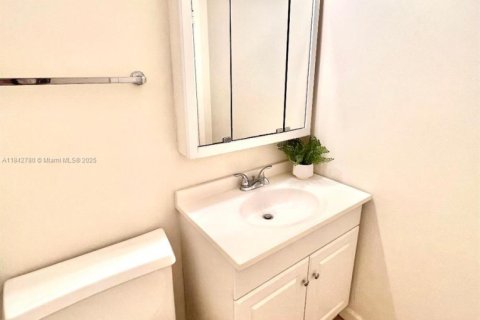 Copropriété à louer à Hallandale Beach, Floride: 1 chambre, 85.93 m2 № 1836729 - photo 28
