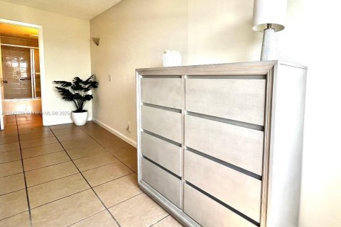 Copropriété à louer à Hallandale Beach, Floride: 1 chambre, 85.93 m2 № 1836729 - photo 22