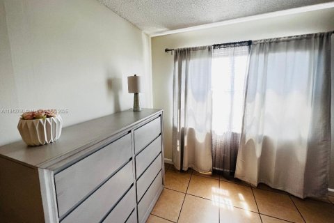 Copropriété à louer à Hallandale Beach, Floride: 1 chambre, 85.93 m2 № 1836729 - photo 23