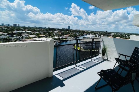 Copropriété à louer à Hallandale Beach, Floride: 1 chambre, 85.93 m2 № 1836729 - photo 9