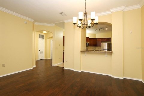 Condo in Lake Mary, Florida, 2 bedrooms  № 2221678 - photo 8