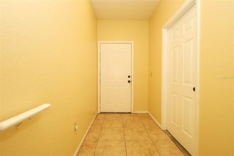 Condo in Lake Mary, Florida, 2 bedrooms  № 2221678 - photo 4