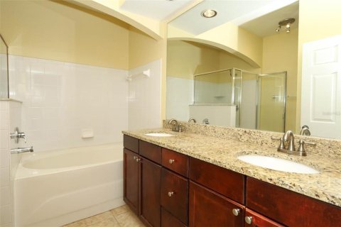 Condo in Lake Mary, Florida, 2 bedrooms  № 2221678 - photo 26