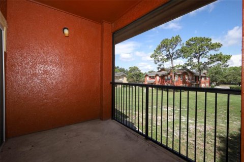 Condo in Lake Mary, Florida, 2 bedrooms  № 2221678 - photo 18