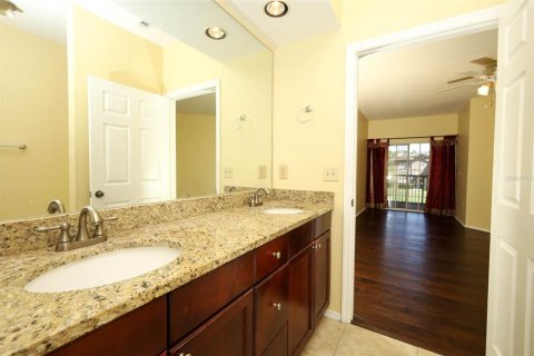 Condo in Lake Mary, Florida, 2 bedrooms  № 2221678 - photo 25