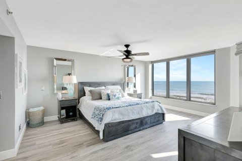 Condo in Hutchinson Island South, Florida, 3 bedrooms № 2181828 - photo 22
