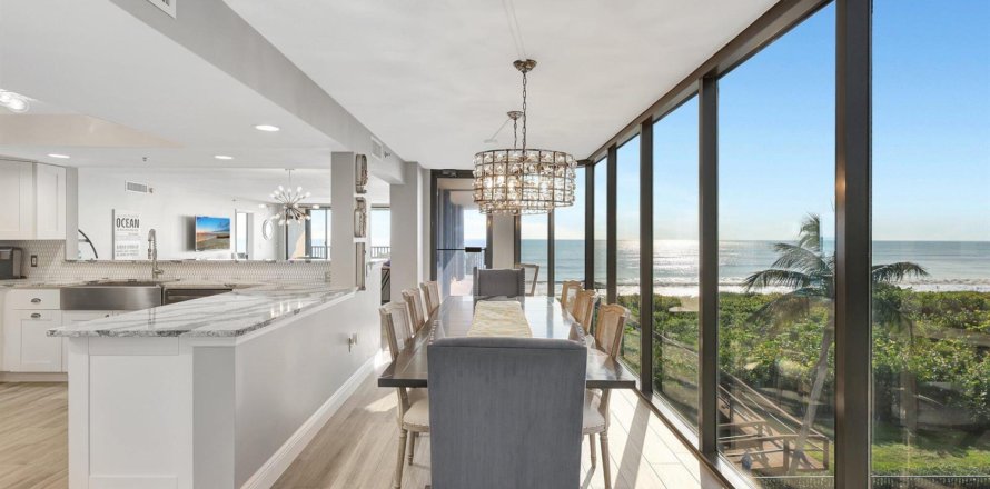 Condo in Hutchinson Island South, Florida, 3 bedrooms № 2181828
