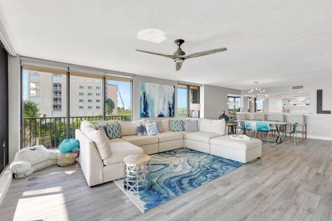 Condo in Hutchinson Island South, Florida, 3 bedrooms № 2181828 - photo 8