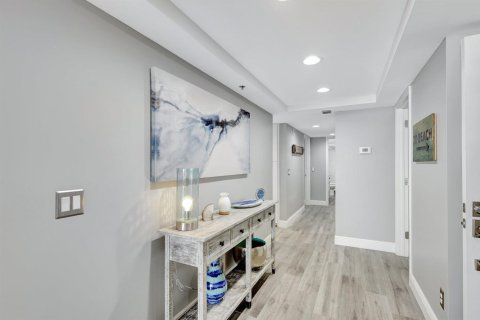 Condo in Hutchinson Island South, Florida, 3 bedrooms № 2181828 - photo 4